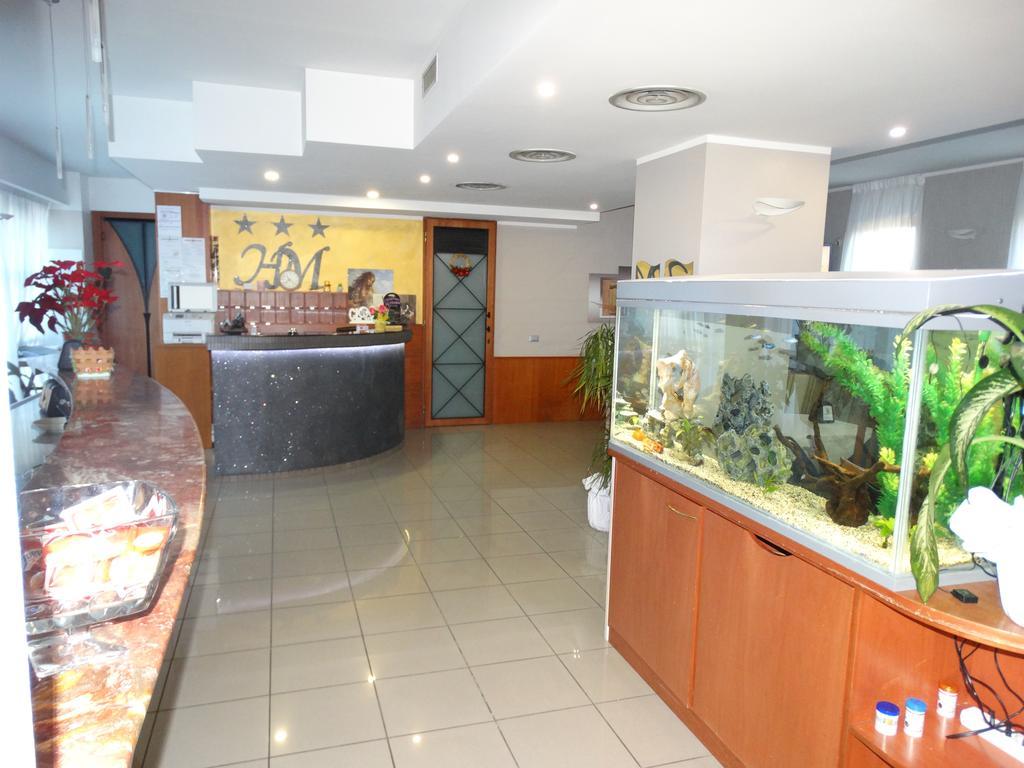 莫德尔诺酒店 格鲁梅洛德尔蒙泰 外观 照片